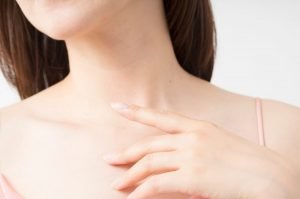 俏樂斯 曾沛慈 小綠餅 美白 抗皺 幼美肌 全方位保濕水凝霜 肉芽 顆粒 脂肪粒 醫美 電燒 除肉芽 淡化斑點 保濕 凝膠 沖繩 薏米